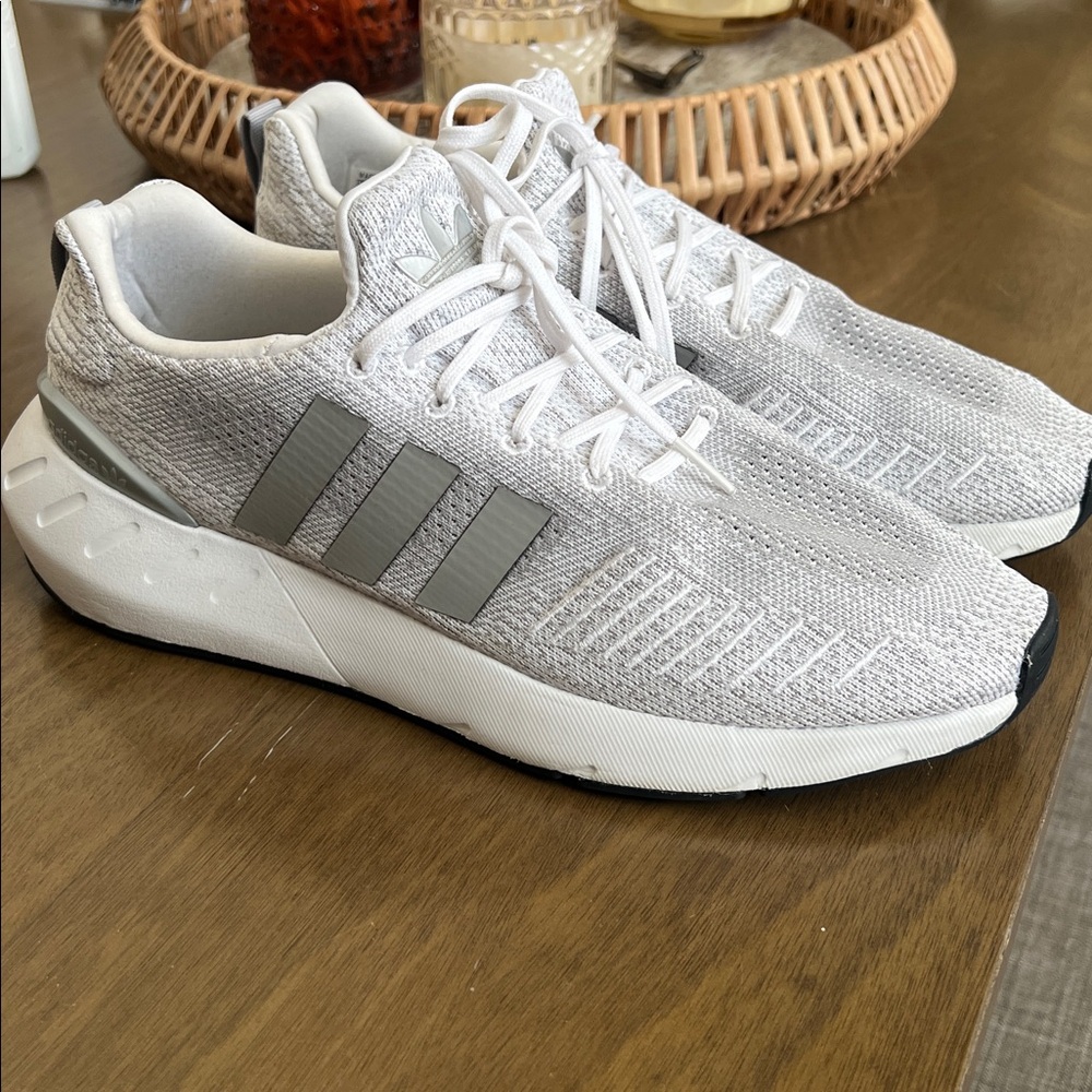 NW SWIFT RUN 22 Adidas Lifestyle Running Shoe